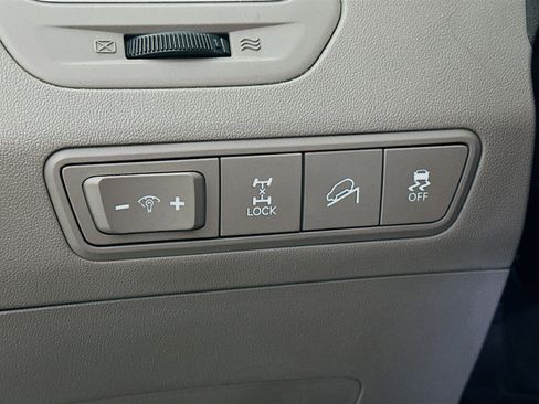 Used 2012 Hyundai Tucson GLS image 16