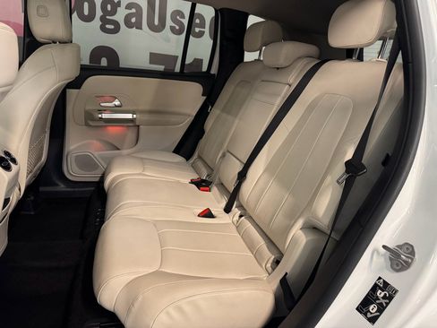 Used 2022 Mercedes-Benz GLB 250 w/ Premium Package Lite image 22