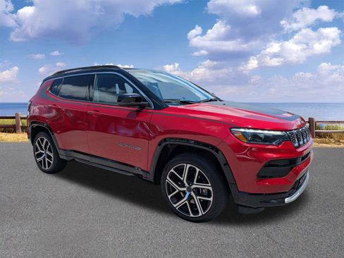 Certified 2025 Jeep Compass Limited w/ Elite Group AWD/4WD image 10