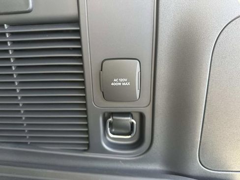 New 2026 Lincoln Navigator L Reserve AWD/4WD image 12
