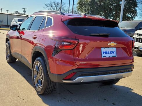 New 2026 Chevrolet Trax LT image 3