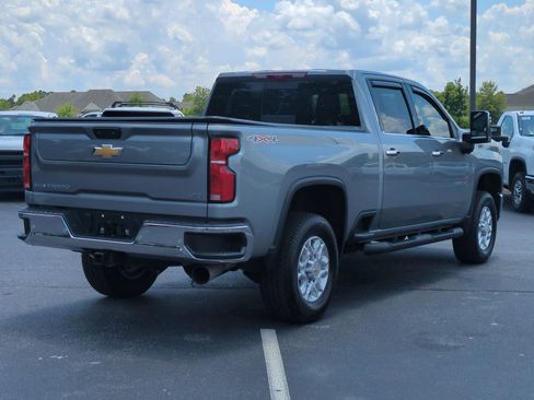 Used 2025 Chevrolet Silverado 2500 LTZ w/ LTZ Convenience Package AWD/4WD image 10