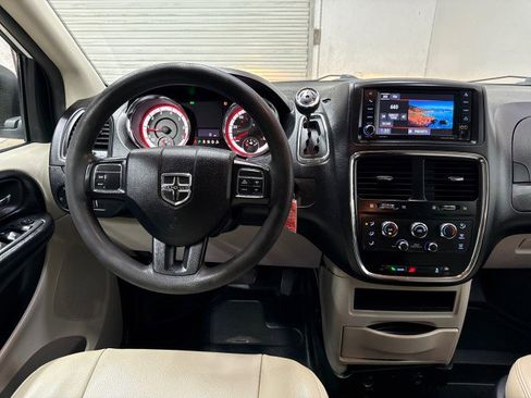 Used 2019 Dodge Grand Caravan SE w/ Power Convenience Group I image 20