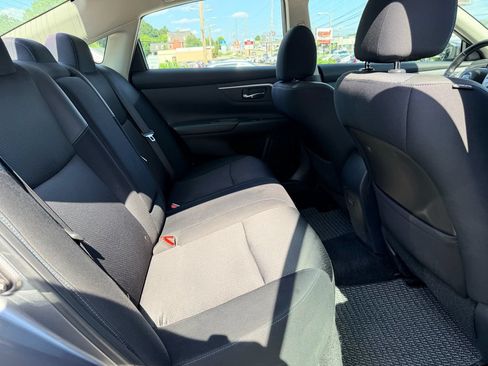 Used 2018 Nissan Altima 2.5 SR FWD image 15