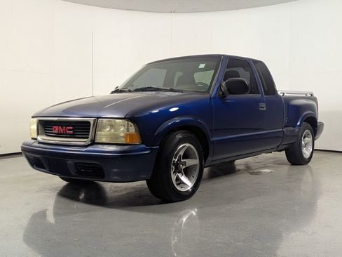 Used 2002 GMC Sonoma SLS w/ Marketing Option Pkg image 3