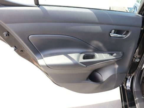 Used 2025 Nissan Versa SV FWD image 12