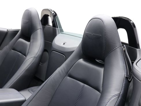 Used 2023 Aston Martin V8 Vantage Roadster RWD image 16