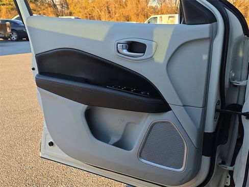 Used 2021 Jeep Compass Limited image 20