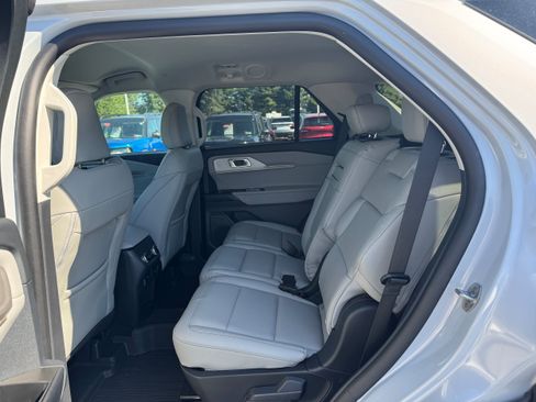 Used 2026 Ford Explorer Active w/ Active Comfort Package AWD/4WD image 10