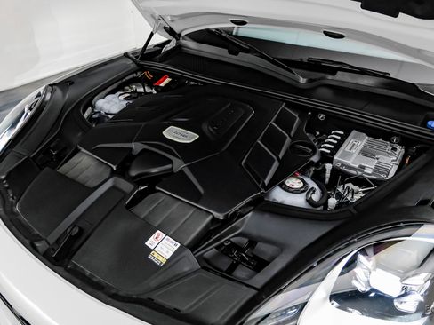 Used 2023 Porsche Cayenne image 86