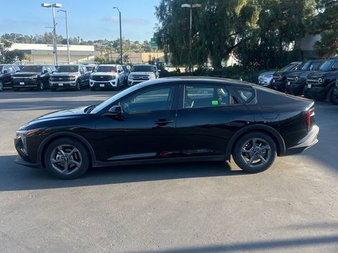 Used 2025 Kia K4 LXS image 6