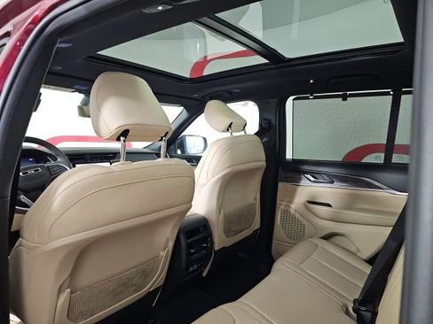 Certified 2024 Jeep Grand Cherokee Limited w/ Luxury Tech Group II image 14