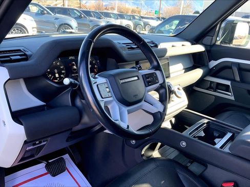 Used 2023 Land Rover Defender 110 S image 17