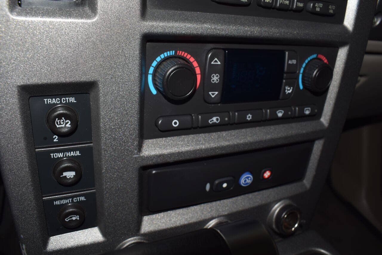 Used 2003 HUMMER H2 w/ Preferred Equipment Group AWD/4WD image 52