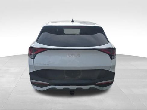 Used 2024 Kia Sportage EX FWD image 4