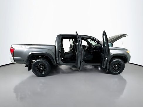 Used 2019 Toyota Tacoma TRD Off-Road image 24