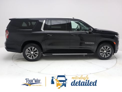 Used 2021 Chevrolet Suburban LT AWD/4WD image 2