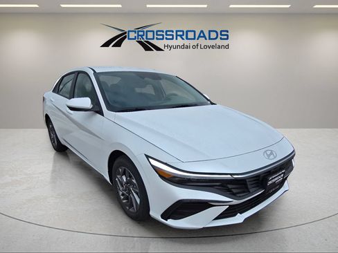 New 2026 Hyundai Elantra Hybrid FWD image 8