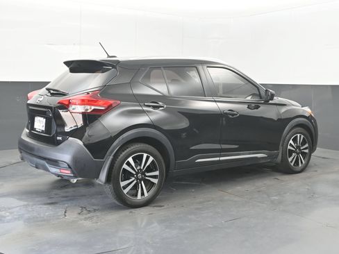 Used 2018 Nissan Kicks SR FWD image 7
