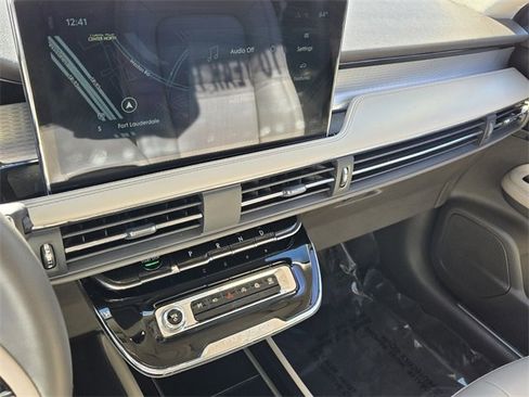 Used 2023 Lincoln Corsair FWD image 20