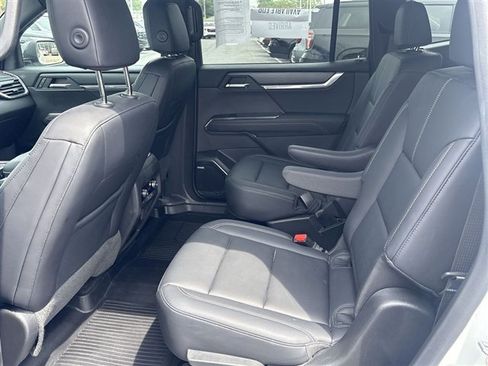 Certified 2024 GMC Acadia Elevation w/ Black Edition AWD/4WD image 24