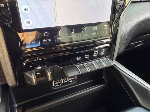 Used 2024 RAM 3500 Big Horn w/ Night Edition image 32