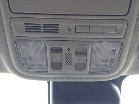 Used 2017 Honda Odyssey EX-L image 36