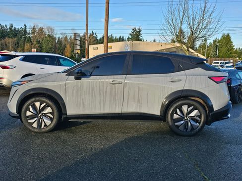 Used 2023 Nissan Ariya AWD image 4