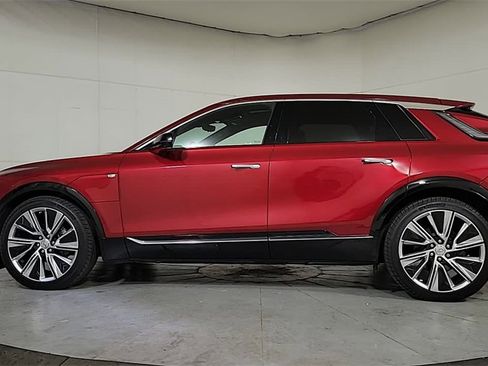 Used 2024 Cadillac Lyriq Luxury w/ LPO, Floor Liner Package image 5