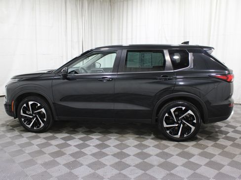 Used 2022 Mitsubishi Outlander SE image 34