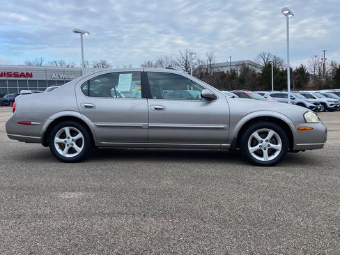 Used 2001 Nissan Maxima GLE w/ (W08) Meridian Edition Pkg image 9