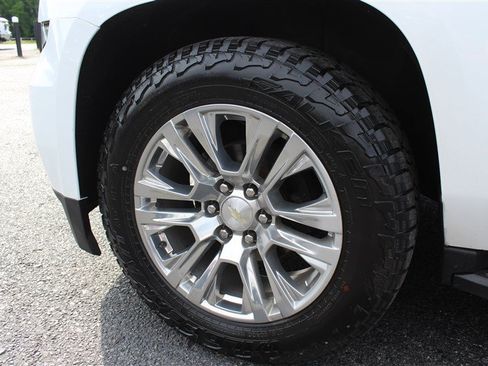 Used 2019 Chevrolet Suburban LT AWD/4WD image 10