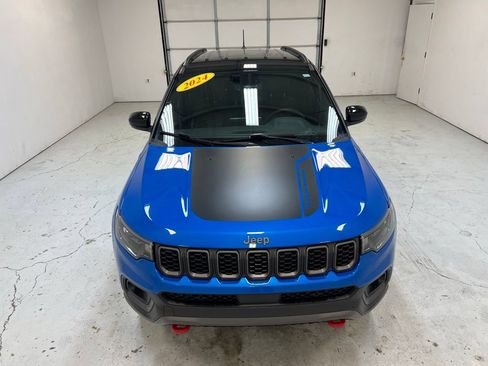 Used 2024 Jeep Compass Trailhawk AWD/4WD image 7