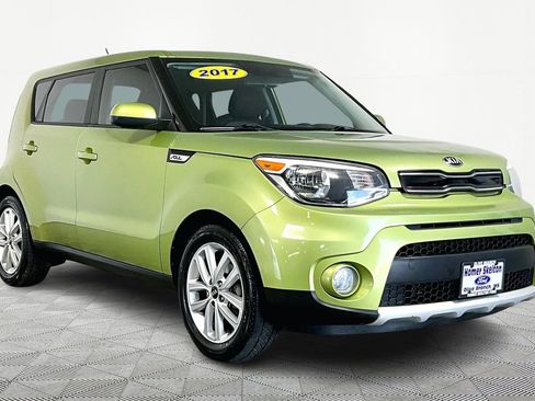 Used 2017 Kia Soul + image 1