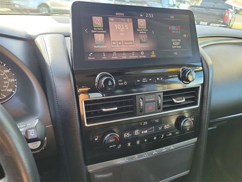 Used 2023 Nissan Armada SV image 8