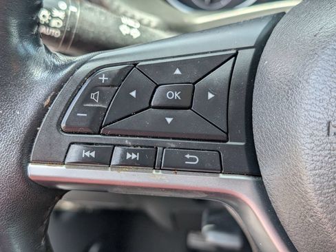 Used 2020 Nissan Sentra SV FWD image 18