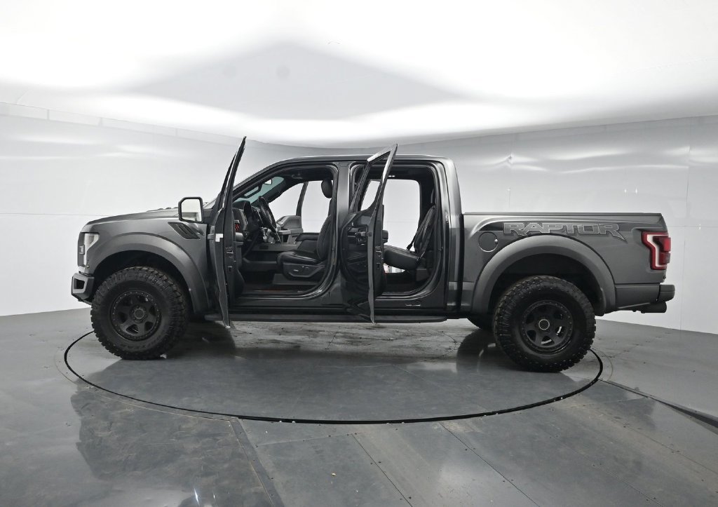 Used 2018 Ford F150 Raptor w/ Equipment Group 802A Luxury AWD/4WD image 38