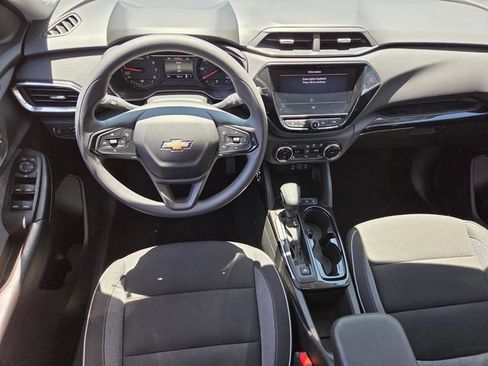 Certified 2023 Chevrolet TrailBlazer LT w/ Convenience Package FWD image 12