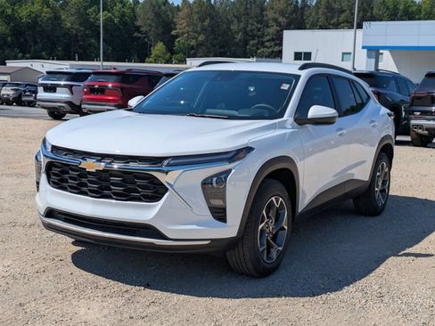 New 2026 Chevrolet Trax LT w/ Driver Confidence Package FWD image 5
