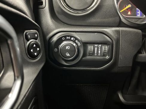 Used 2022 Jeep Gladiator Overland image 25