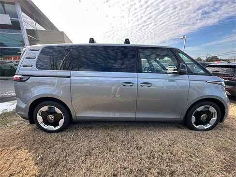 New 2025 Volkswagen ID. Buzz Pro S image 8