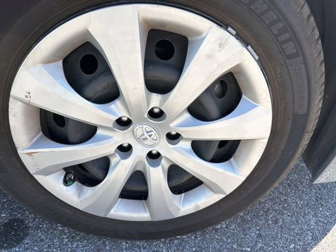 Used 2020 Toyota Corolla LE image 7