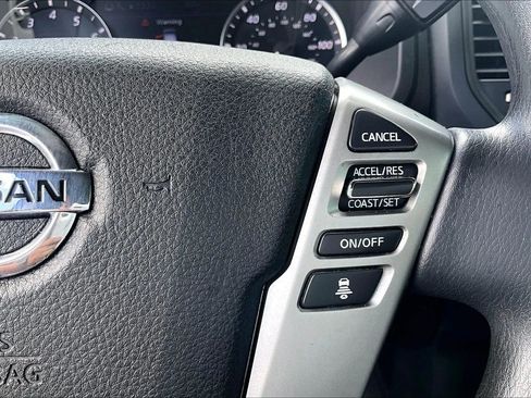 Used 2022 Nissan Titan SV RWD image 20