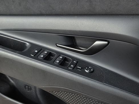 Certified 2025 Hyundai Elantra N image 19