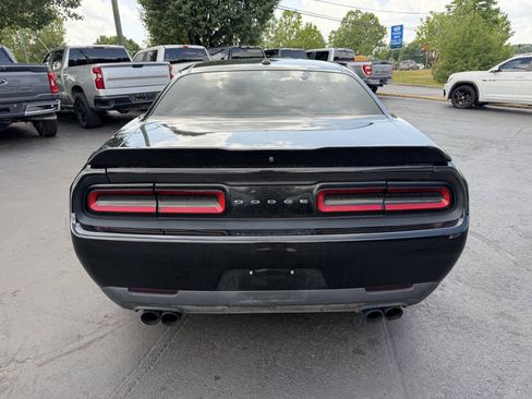 Used 2019 Dodge Challenger SXT RWD image 6