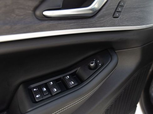 Used 2025 Jeep Grand Cherokee L Limited w/ Luxury Tech Group II AWD/4WD image 15