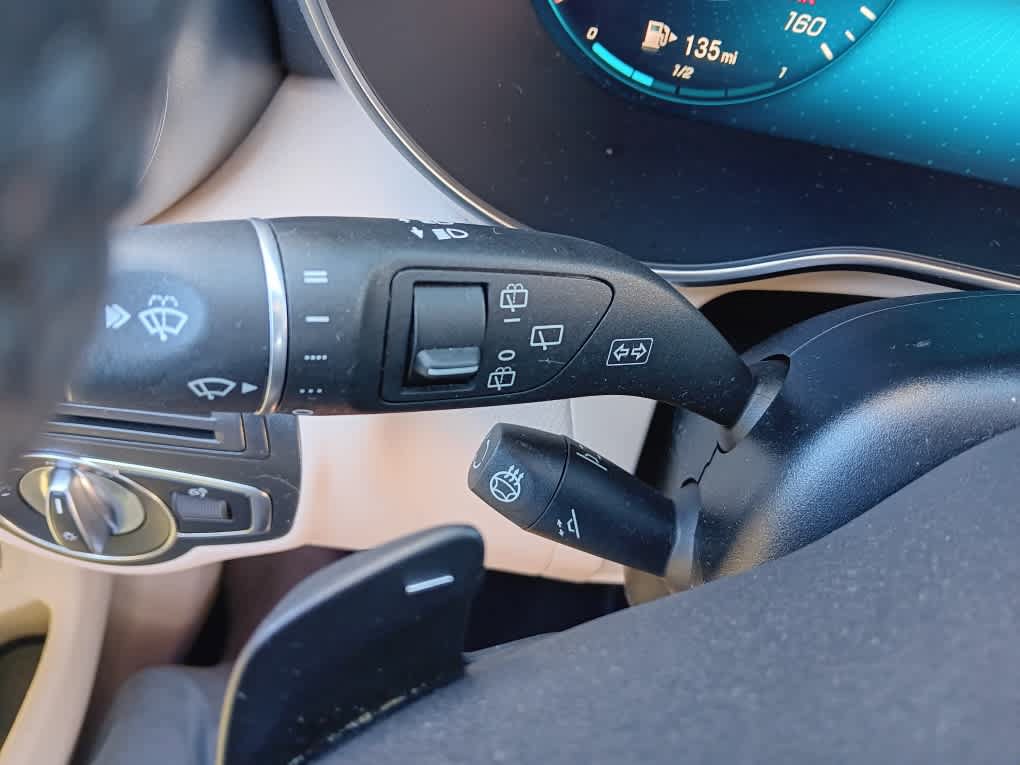 Used 2021 Mercedes-Benz GLC 300 4MATIC image 27