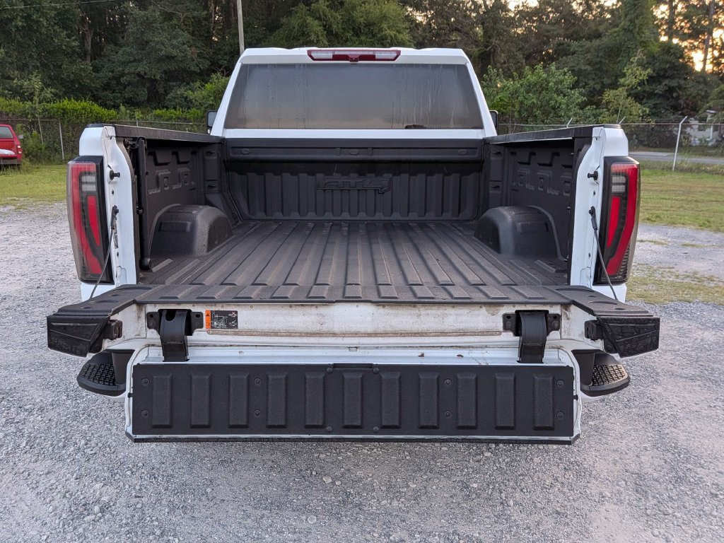 Used 2024 GMC Sierra 2500 AT4 AWD/4WD image 13