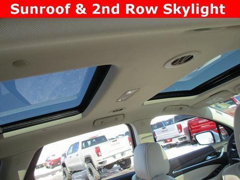 Certified 2023 Buick Enclave Avenir image 13