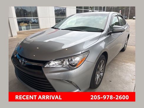 Used 2017 Toyota Camry XLE image 1